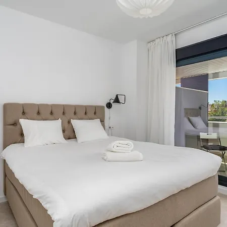 Beachclose With Pool By Costarentals - Ref 22 *