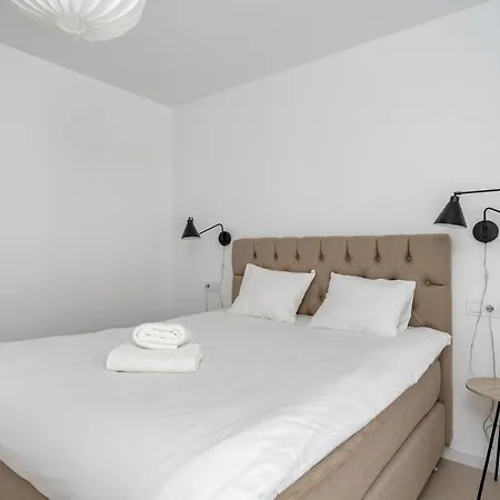 Beachclose With Pool By Costarentals - Ref 22