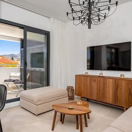 Beachclose With Pool By Costarentals - Ref 22