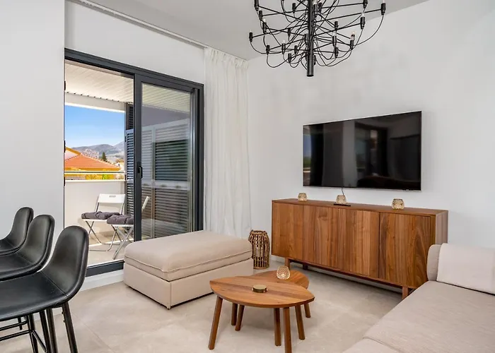 Beachclose With Pool By Costarentals - Ref 22