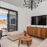Beachclose With Pool By Costarentals - Ref 22